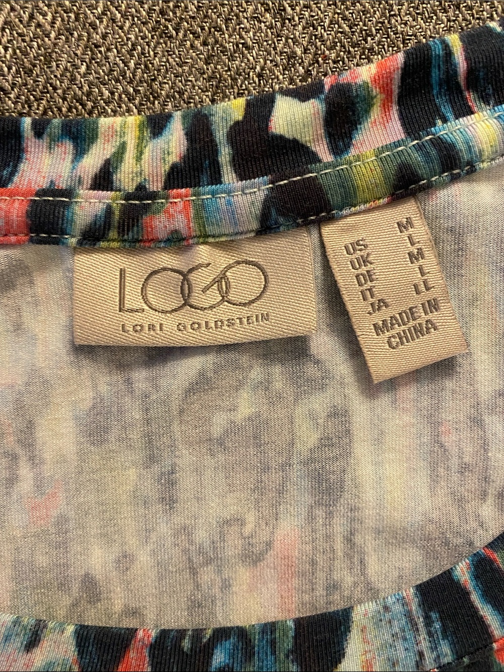 LOGO by Lori Goldstein Rayon 230 Animal Print Top w/Side Pockets - Size M - Picture 6 of 8